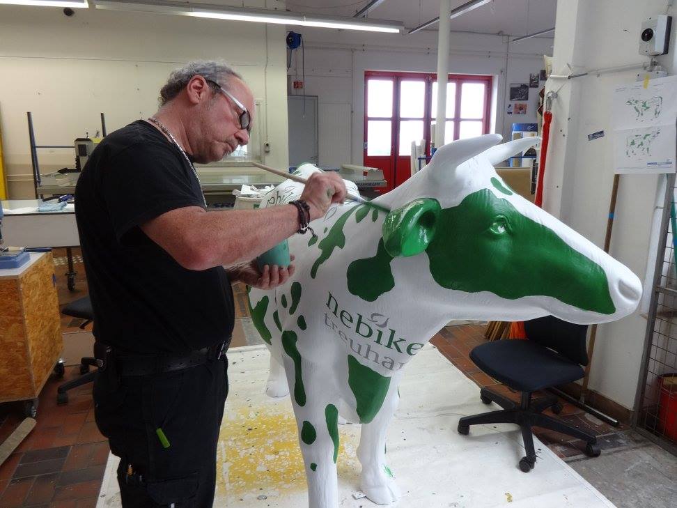 Wir bemalen Kühe | JOST Beschriftungen Liestal