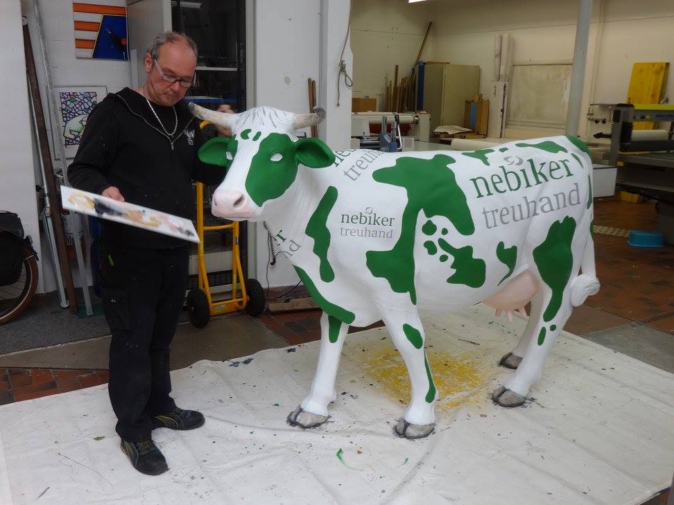 Wir bemalen Kühe | JOST Beschriftungen Liestal