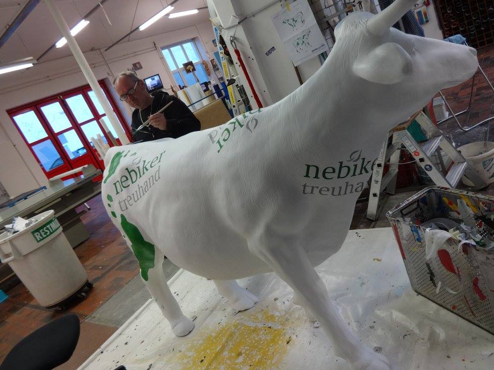 Wir bemalen Kühe | JOST Beschriftungen Liestal