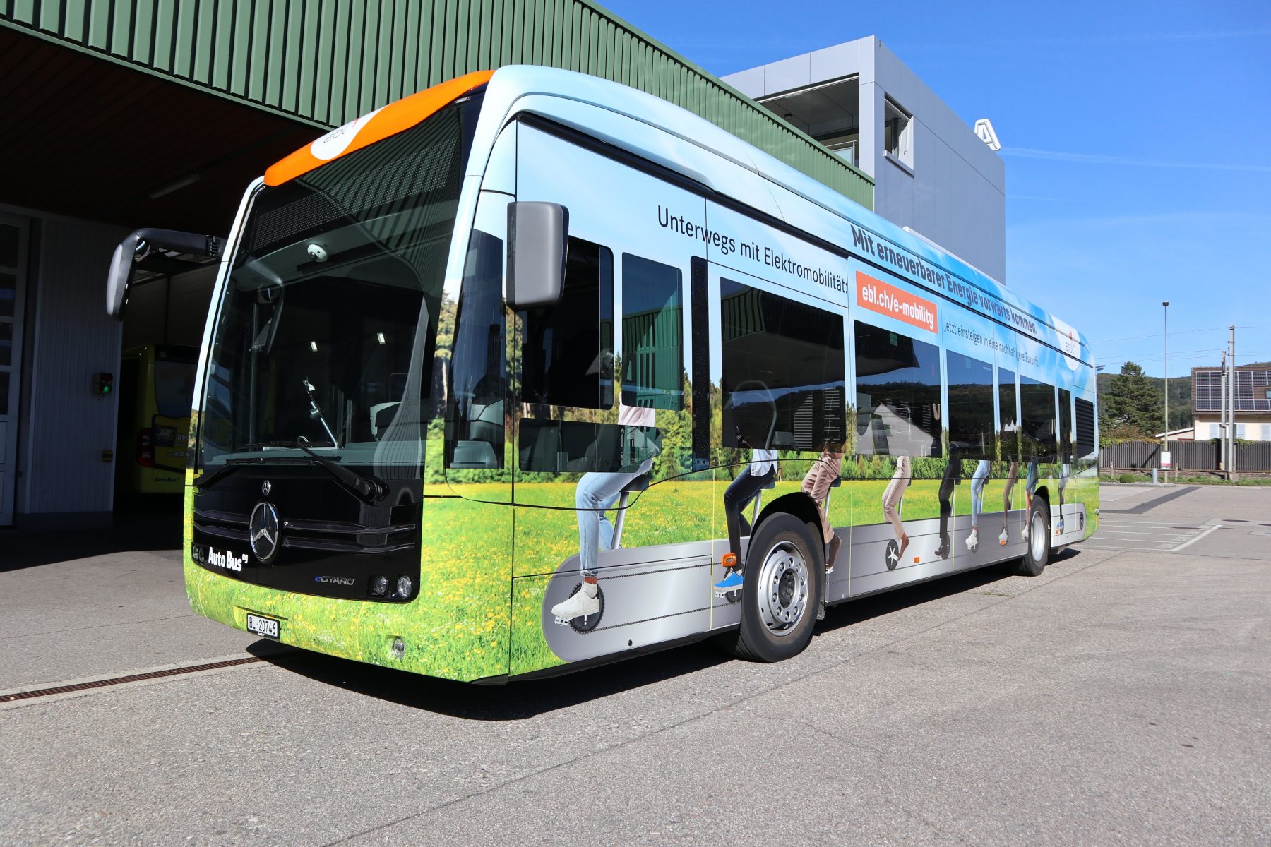 Unterwegs mit einer Vollverklebung | JOST Beschriftungen Liestal