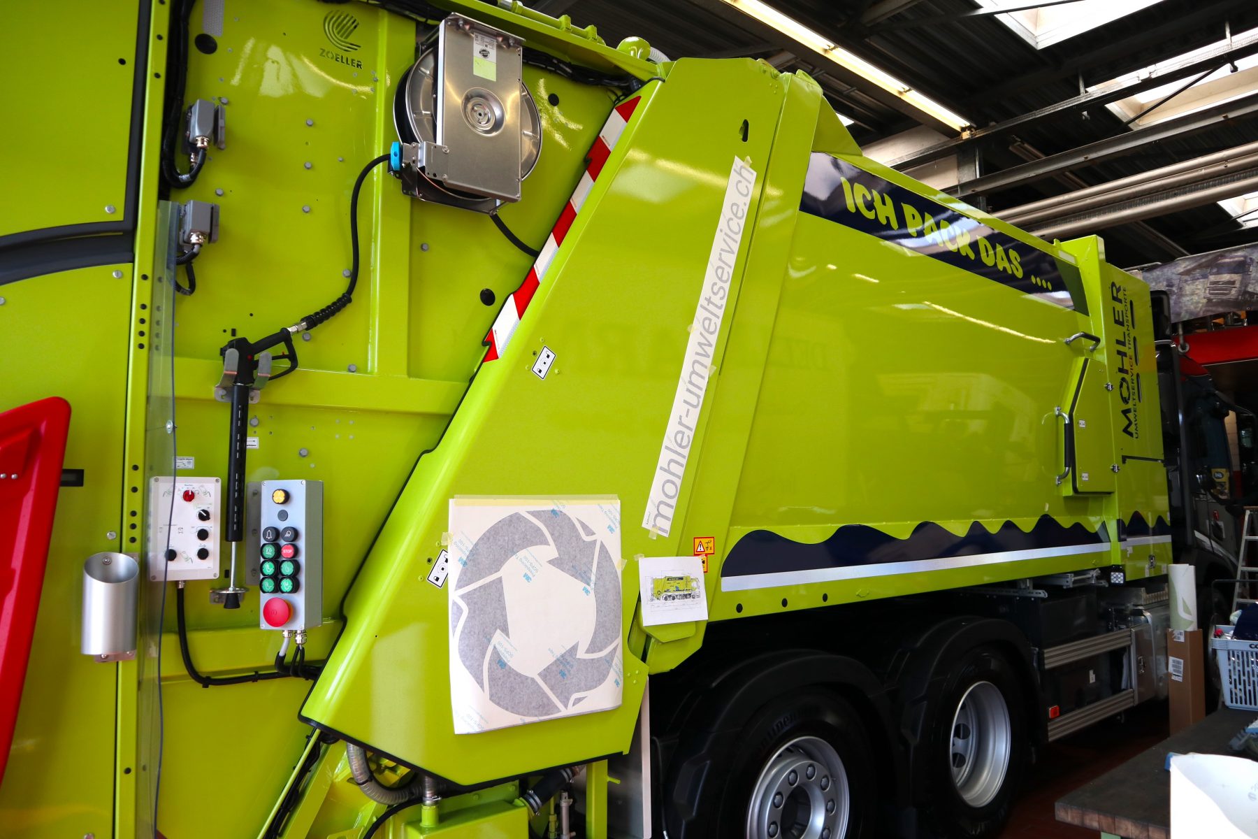 Der Volvo-Alleskönner | JOST Beschriftungen Liestal